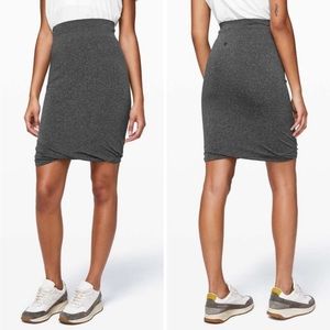 Like New Lululemon Boulevard Bliss Skirt Black/White, size 8